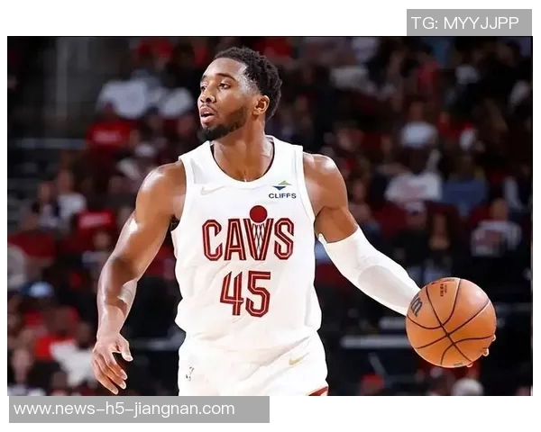 米切尔状态回落遭火箭严防12月前10场场均321分今日仅得16分